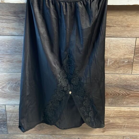 Ladies Black Lace Half Slip, Waist 12 1/2” (small) , Black with Pink Rose - Picture 5 of 6